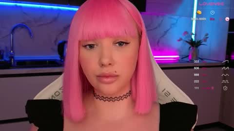 Snapshot of blond_diamond chatting on September 2025 01:34:02 PM Lana online show from September 2025 01:34:02 PM