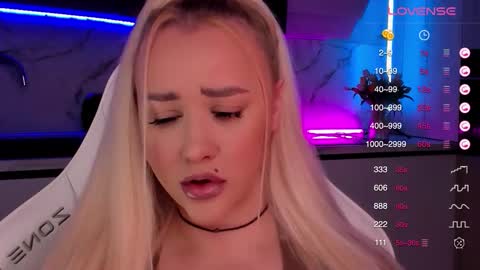 Lana online show from November 2025 02:17:01 PM