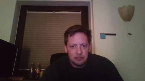 Snapshot of blonde32m chatting on December 2024 12:43:02 AM blonde32m online show from December 2024 12:43:02 AM