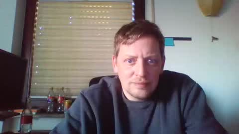 Snapshot of blonde32m chatting on December 2024 02:14:02 PM blonde32m online show from December 2024 02:14:02 PM