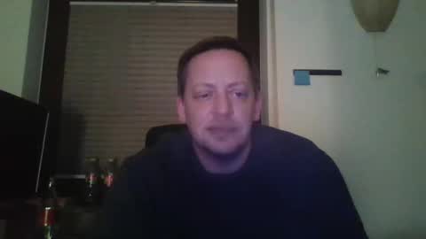 Snapshot of blonde32m chatting on January 2025 01:04:02 AM blonde32m online show from January 2025 01:04:02 AM