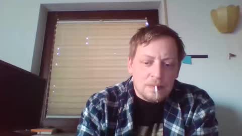 Snapshot of blonde32m chatting on January 2025 02:41:02 PM blonde32m online show from January 2025 02:41:02 PM