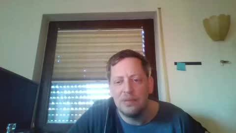 Snapshot of blonde32m chatting on February 2025 07:15:02 AM blonde32m online show from February 2025 07:15:02 AM