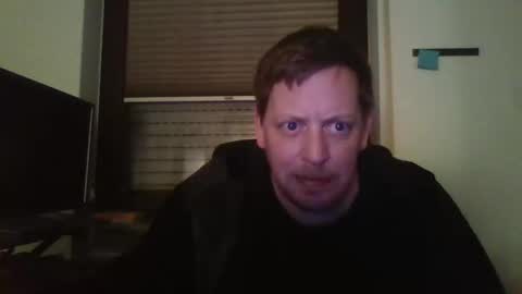 Snapshot of blonde32m chatting on February 2025 12:38:02 AM blonde32m online show from February 2025 12:38:02 AM