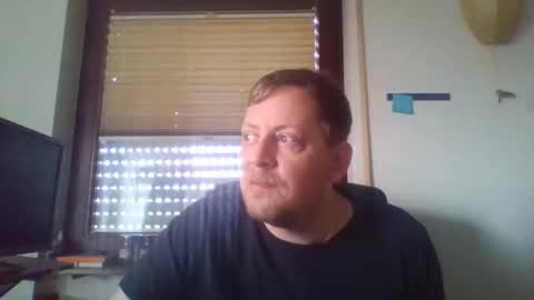 Snapshot of blonde32m chatting on March 2025 10:45:01 AM blonde32m online show from March 2025 10:45:01 AM