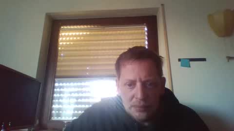 Snapshot of blonde32m chatting on March 2025 07:01:02 AM blonde32m online show from March 2025 07:01:02 AM