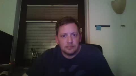 Snapshot of blonde32m chatting on October 2025 06:08:01 PM blonde32m online show from October 2025 06:08:01 PM