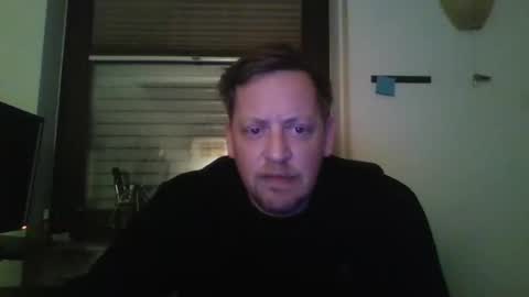 Snapshot of blonde32m chatting on November 2025 10:26:02 PM blonde32m online show from November 2025 10:26:02 PM