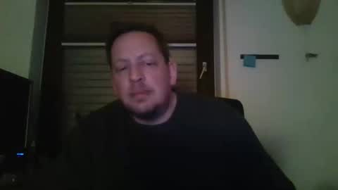 Snapshot of blonde32m chatting on November 2025 05:40:01 AM blonde32m online show from November 2025 05:40:01 AM