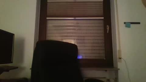 Snapshot of blonde32m chatting on November 2025 10:54:02 PM blonde32m online show from November 2025 10:54:02 PM