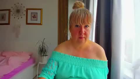 Nicole online show from May 2026 05:20:02 PM