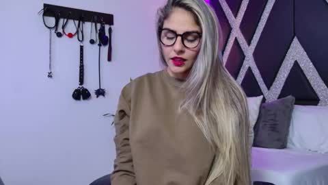 alejandra online show from February 2026 04:44:01 AM