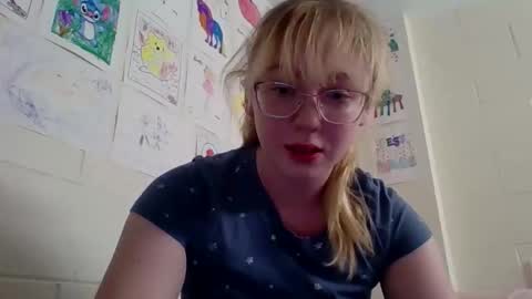 Snapshot of blonde_katie chatting on March 2026 05:50:01 PM Katie online show from March 2026 05:50:01 PM