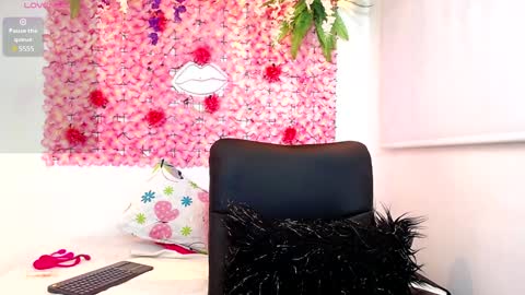 Snapshot of blonde_squirt_ chatting on January 2025 02:43:02 AM blonde_squirt_ online show from January 2025 02:43:02 AM