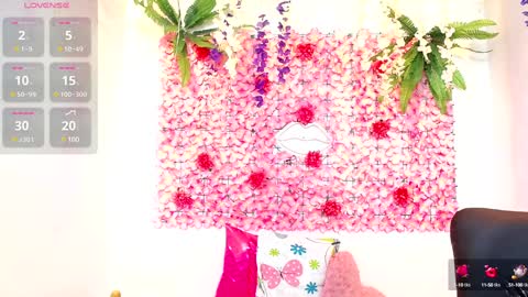 Snapshot of blonde_squirt_ chatting on January 2025 11:45:02 AM blonde_squirt_ online show from January 2025 11:45:02 AM