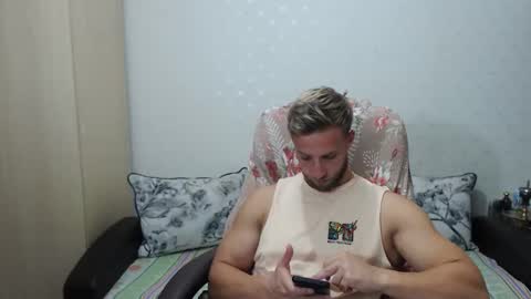 Mr Blond online show from October 2025 08:33:01 PM