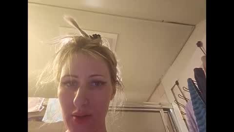 Gia  online show from January 2025 06:12:02 PM