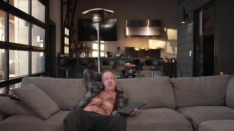 Snapshot of blondefoxsilverfox chatting on January 2025 03:58:01 PM blondefoxsilverfox online show from January 2025 03:58:01 PM