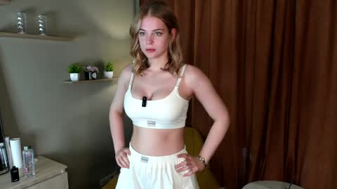 Snapshot of blondensinful chatting on May 2026 10:11:02 AM blondensinful online show from May 2026 10:11:02 AM