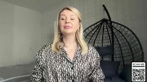 blondie_xoxoxo online show from April 2026 10:11:01 AM