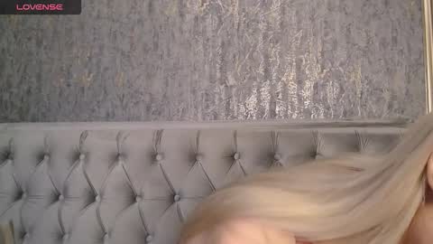 Snapshot of blondiestarxxx chatting on December 2025 08:47:02 PM Helen online show from December 2025 08:47:02 PM