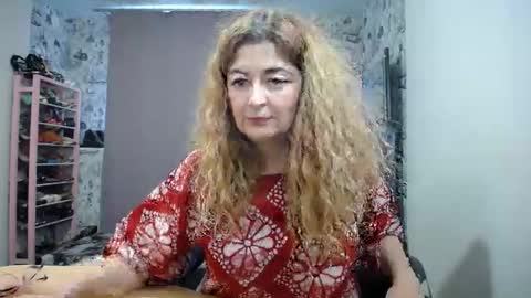 Snapshot of blondmilfs chatting on February 2025 07:13:01 AM BlondMILfs online show from February 2025 07:13:01 AM