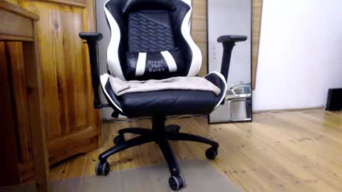 Snapshot of blondyelena chatting on March 2025 07:51:02 AM blondyelena online show from March 2025 07:51:02 AM