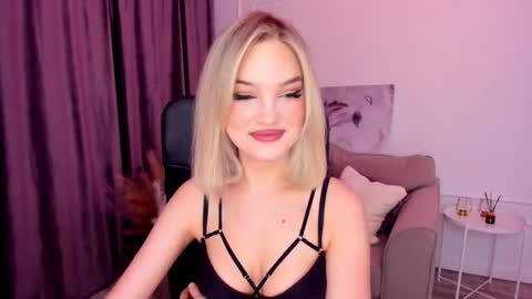 Sophia online show from February 2025 08:19:02 PM