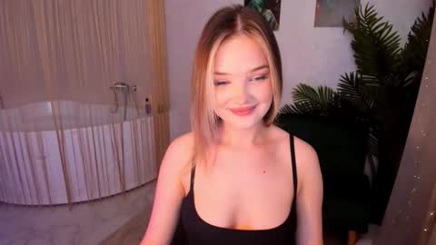 Sophia online show from September 2025 06:41:02 PM