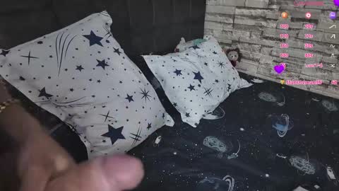 santiylola online show from March 2026 11:15:01 PM