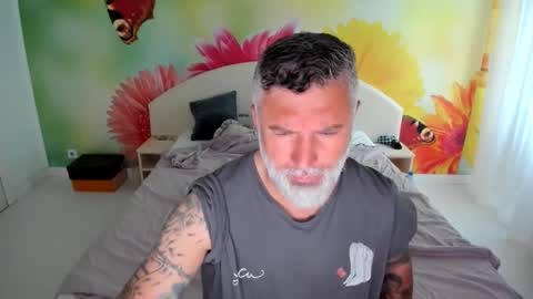 Nico online show from November 2025 08:35:02 AM