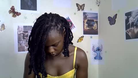 Snapshot of blue_savagee chatting on December 2025 04:35:02 PM blue_savagee online show from December 2025 04:35:02 PM