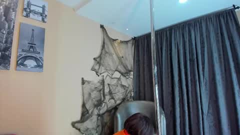 Snapshot of blue_sixx chatting on October 2025 07:36:02 PM blue_sixx online show from October 2025 07:36:02 PM