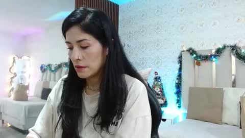 blue_tay1 online show from November 2025 12:04:02 PM