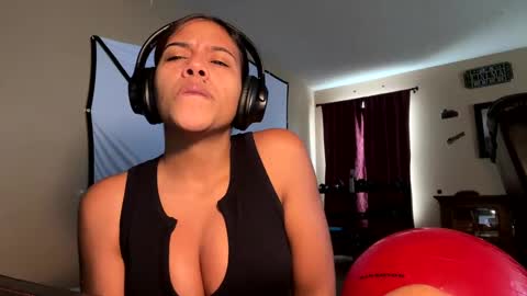 Snapshot of blueaby1 chatting on October 2025 08:07:01 PM blueaby1 online show from October 2025 08:07:01 PM