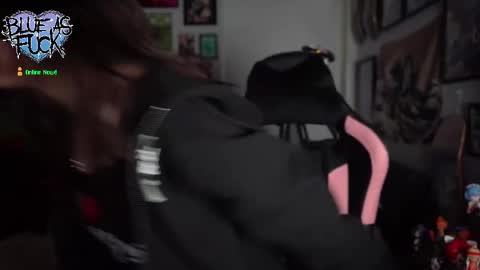 Blue online show from October 2025 01:47:01 AM