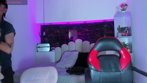            online show from February 2025 05:59:01 PM