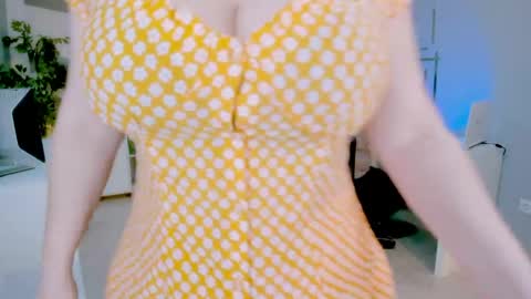 Snapshot of bluediamondsdreams chatting on May 2026 11:27:02 AM bluediamondsdreams online show from May 2026 11:27:02 AM