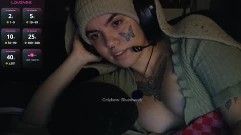 Blue online show from September 2025 05:20:02 AM