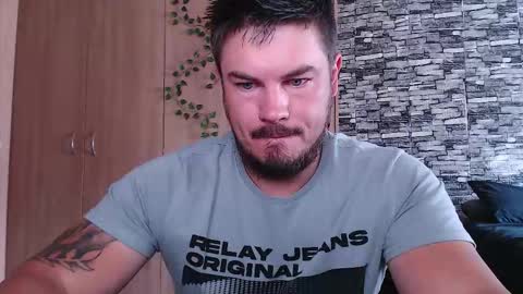 blueeyeboy0 online show from November 2025 07:31:01 AM