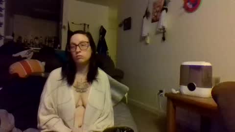 Snapshot of blueeyedbeauty1995 chatting on November 2025 01:50:02 AM Blueeyedbeauty online show from November 2025 01:50:02 AM