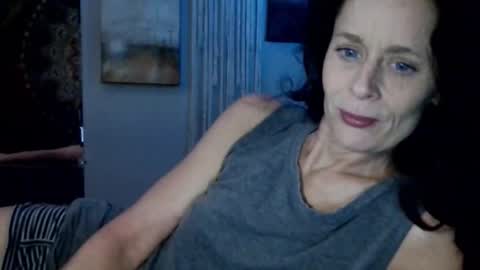 Snapshot of blueeyedlie chatting on February 2026 03:29:01 PM Blueeyedlie online show from February 2026 03:29:01 PM