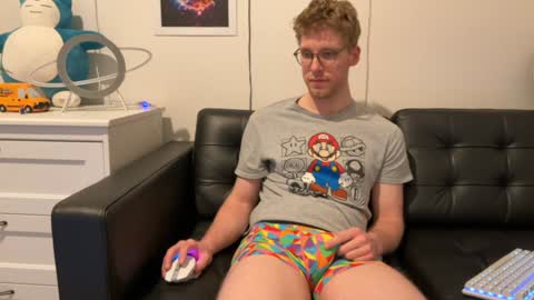 blueeyedtallguy online show from January 2025 04:06:01 AM