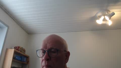 Snapshot of blueeyesn8 chatting on February 2025 10:26:02 AM blueeyesn8 online show from February 2025 10:26:02 AM