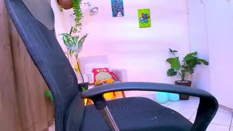 FLORAA online show from April 2026 07:03:01 PM