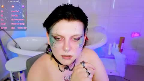 Hi my name is Lunaray online show from October 2025 10:34:02 AM