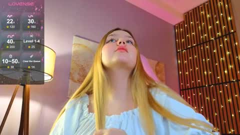 Snapshot of blush_ellie chatting on February 2025 05:22:02 PM Ellie3 online show from February 2025 05:22:02 PM