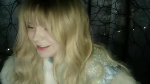 blushing_star online show from December 2025 08:10:02 AM