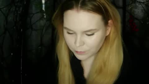 blushing_star online show from January 2026 12:30:01 PM