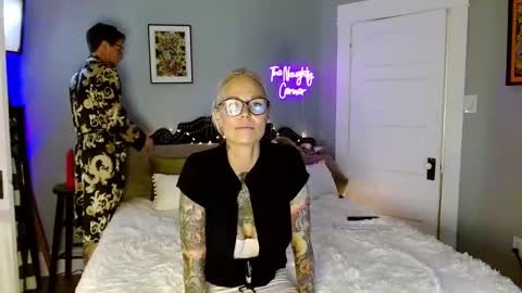 Snapshot of bnczuperzexy chatting on March 2025 05:18:02 AM ZuperZexyZounds online show from March 2025 05:18:02 AM